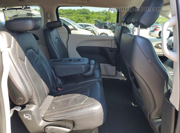 2C4RC1BG7HR745117 2017 CHRYSLER PACIFICA Черный Вид задней части салона
