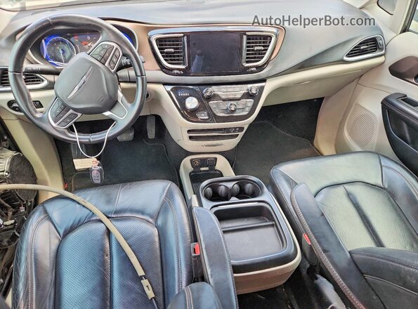 2C4RC1BG7JR113806 2018 CHRYSLER PACIFICA Gray წინა პანელის ხედი