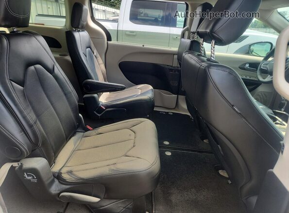 2C4RC1BG7RR139897 2024 CHRYSLER PACIFICA White Widok wnętrza z tyłu