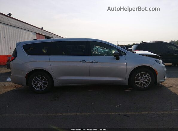 2C4RC1BG7TR212497 2026 CHRYSLER PACIFICA Silver Vista interior trasera