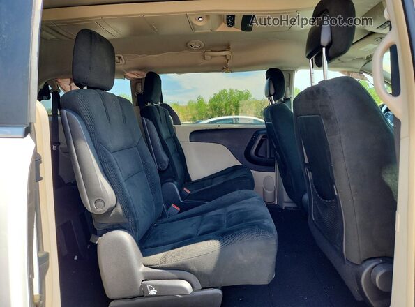 2C4RC1BG8GR138710 2016 CHRYSLER TOWN White Вид задньої частини салону