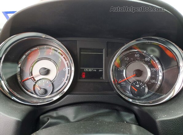2C4RC1BG8GR231680 2016 CHRYSLER TOWN White Instrument cluster view