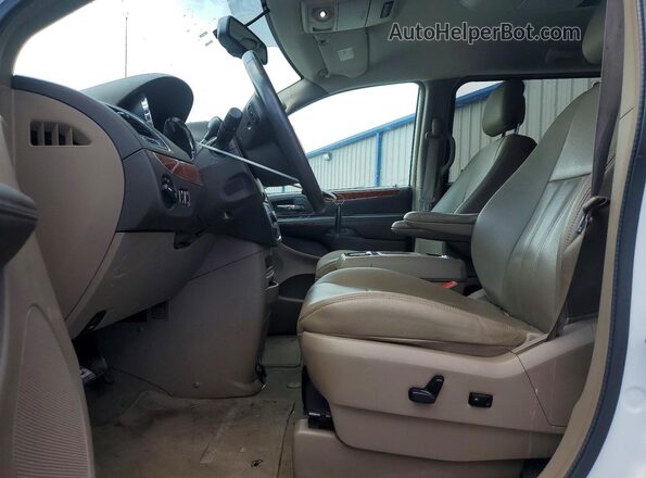 2C4RC1BG8GR286954 2016 CHRYSLER TOWN White Widok wnętrza z przodu