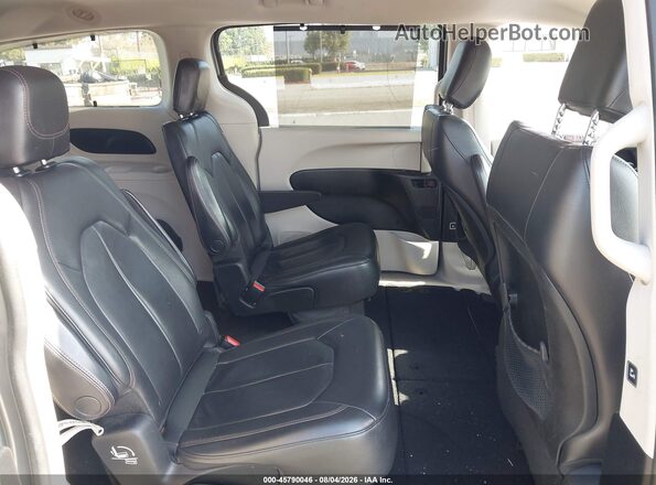 2C4RC1BG8HR583675 2017 CHRYSLER PACIFICA Серебряный Вид наклейки с VIN-кодом