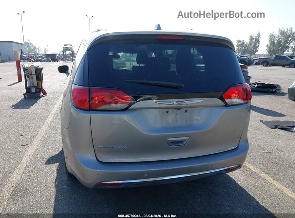 2C4RC1BG8HR583675 2017 CHRYSLER PACIFICA Серебряный 