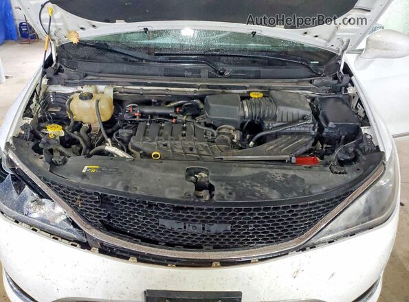 2C4RC1BG8KR539733 2019 CHRYSLER PACIFICA Белый Вид задней части салона