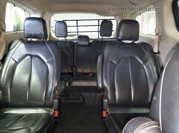 2C4RC1BG8LR271722 2020 CHRYSLER PACIFICA Black Rear seats view