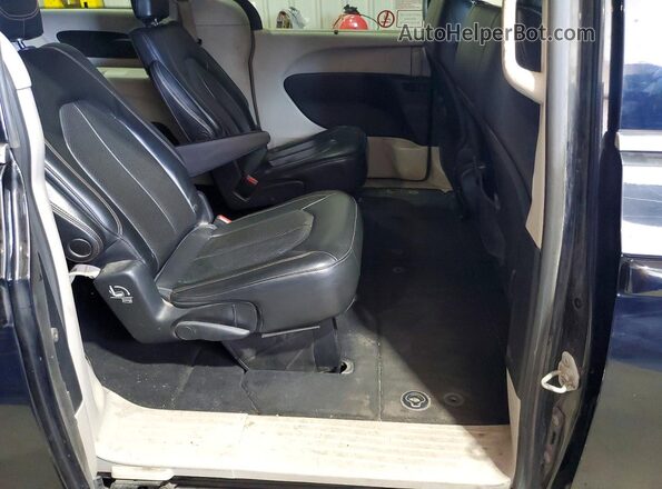2C4RC1BG8LR271722 2020 CHRYSLER PACIFICA Black Rear interior view