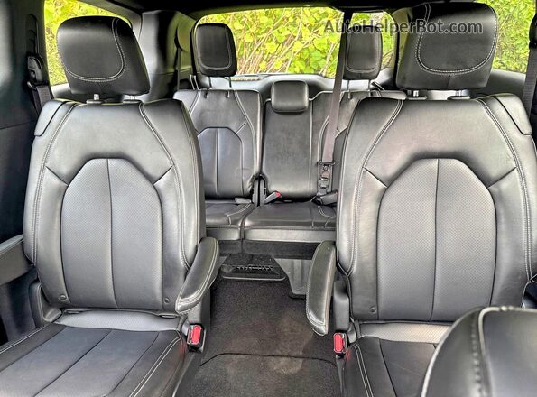 2C4RC1BG8SR512113 2025 CHRYSLER PACIFICA White Widok tylnych siedzeń