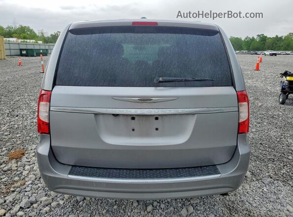 2C4RC1BG9GR111113 2016 CHRYSLER TOWN Серебряный Вид сзади