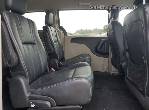 2C4RC1BG9GR111113 2016 CHRYSLER TOWN Серебряный Вид задней части салона
