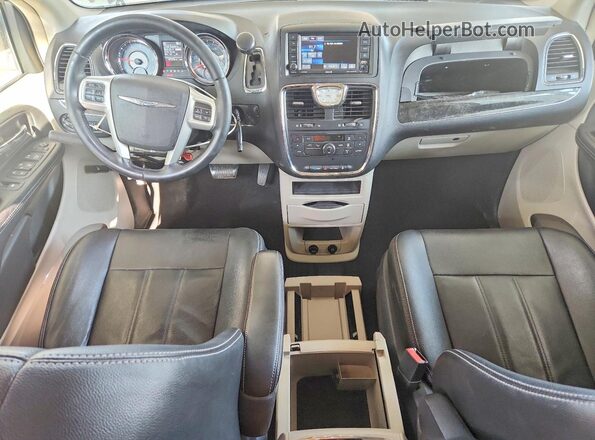 2C4RC1BG9GR133113 2016 CHRYSLER TOWN Black Widok deski rozdzielczej
