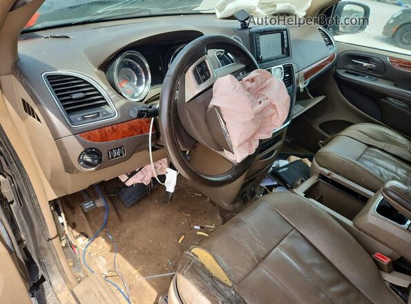 2C4RC1BG9GR238024 2016 CHRYSLER TOWN Черный Вид панели приборов