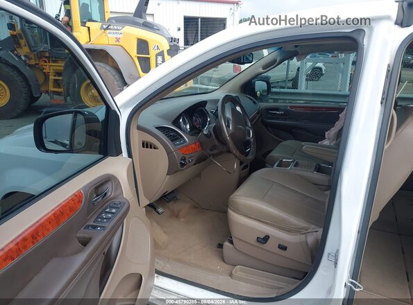 2C4RC1BG9GR296716 2016 CHRYSLER TOWN & COUNTRY White Вид салону спереду