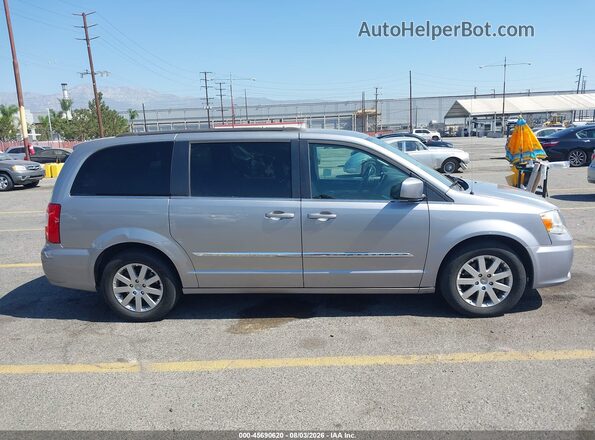 2C4RC1BG9GR296845 2016 CHRYSLER TOWN & COUNTRY Silver Вид задньої частини салону