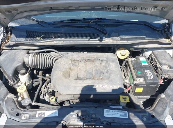 2C4RC1BG9GR296845 2016 CHRYSLER TOWN & COUNTRY Silver Вид ззаду