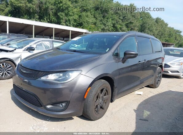 2C4RC1BG9JR261875 2018 CHRYSLER PACIFICA Gray Առջևի ձախ երեք քառորդ տեսարան