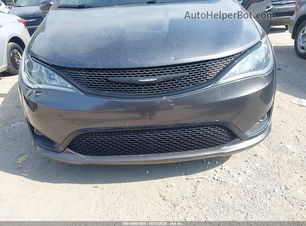 2C4RC1BG9JR261875 2018 CHRYSLER PACIFICA Gray Դիմացի տեսք