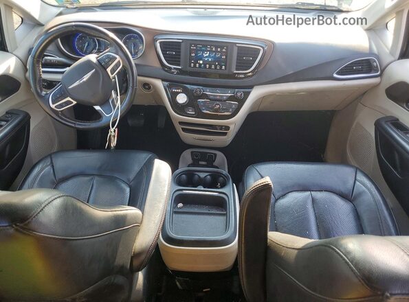 2C4RC1BG9KR526084 2019 CHRYSLER PACIFICA Black Widok deski rozdzielczej