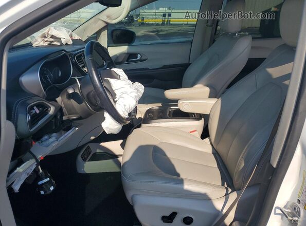 2C4RC1BG9MR528498 2021 CHRYSLER PACIFICA White Front interior view