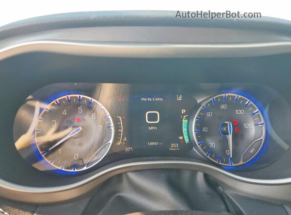 2C4RC1BG9MR528498 2021 CHRYSLER PACIFICA White Instrument cluster view