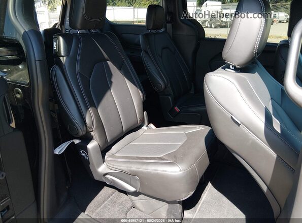 2C4RC1BG9VR568680 2027 CHRYSLER PACIFICA Black VIN კოდის სტიკერის ხედი
