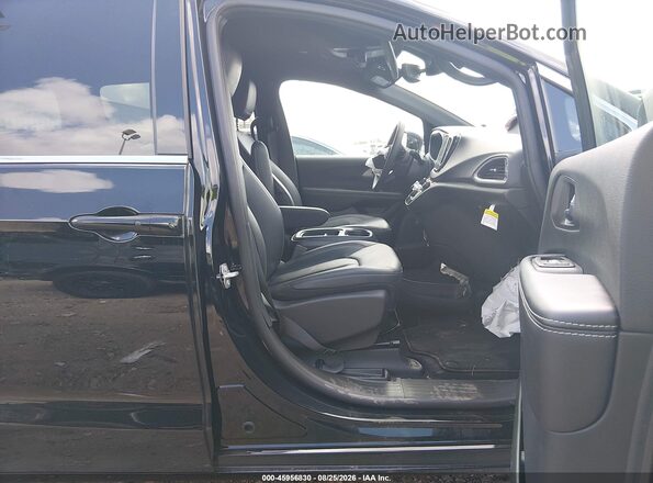 2C4RC1BG9VR585463 2027 CHRYSLER PACIFICA Black Widok wnętrza z przodu