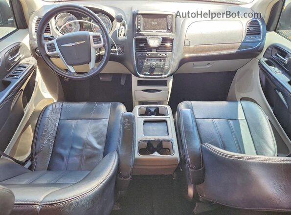 2C4RC1BGXGR212774 2016 CHRYSLER TOWN Серебряный Вид панели приборов