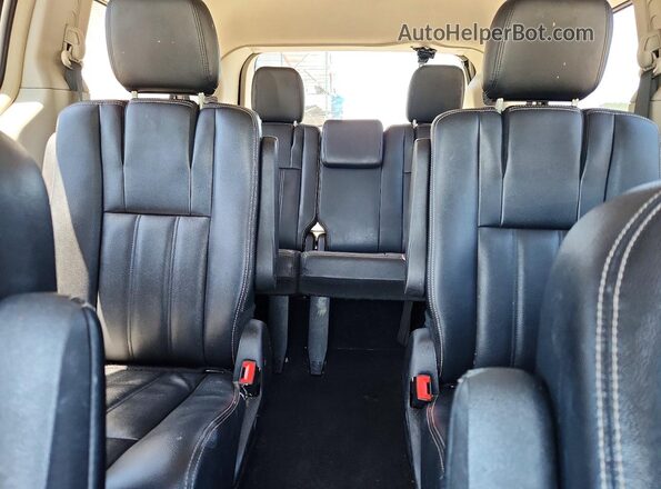 2C4RC1BGXGR212774 2016 CHRYSLER TOWN Серебряный Вид задних сидений