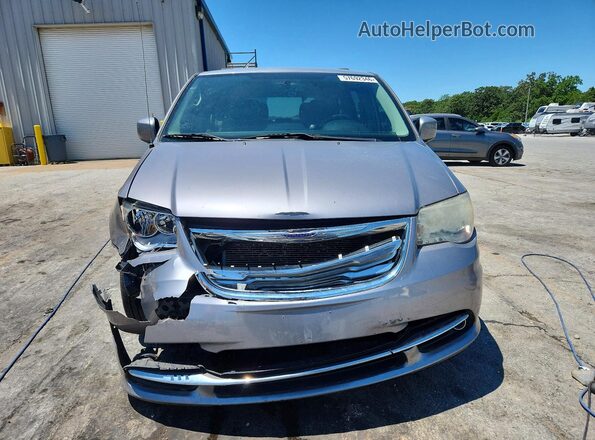 2C4RC1BGXGR212774 2016 CHRYSLER TOWN Серебряный Вид спереди