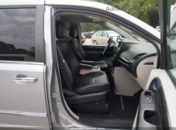 2C4RC1BGXGR269461 2016 CHRYSLER TOWN & COUNTRY Silver წინა სალონის ხედი