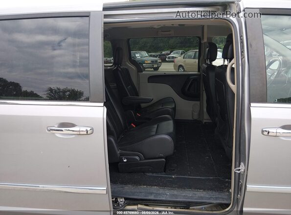 2C4RC1BGXGR269461 2016 CHRYSLER TOWN & COUNTRY Silver VIN კოდის სტიკერის ხედი