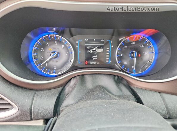 2C4RC1BGXHR509223 2017 CHRYSLER PACIFICA Бордовый Вид щитка приборов