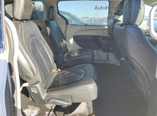 2C4RC1BGXHR587386 2017 CHRYSLER PACIFICA White უკანა სალონის ხედი