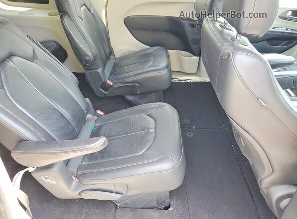 2C4RC1BGXLR204782 2020 CHRYSLER PACIFICA Silver უკანა სალონის ხედი