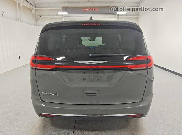 2C4RC1BGXNR220175 2022 CHRYSLER PACIFICA Gray Rear view