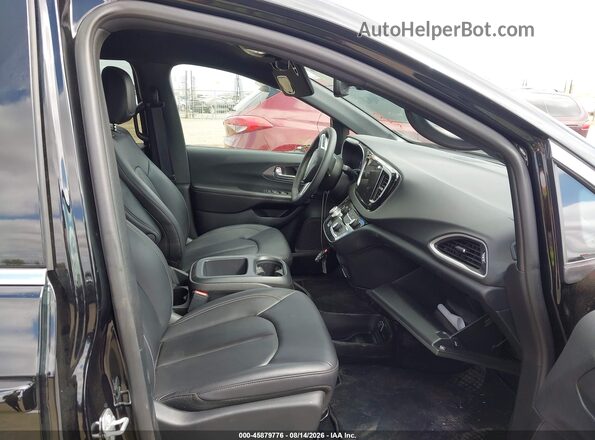 2C4RC1BGXTR239984 2026 CHRYSLER PACIFICA Black Front interior view