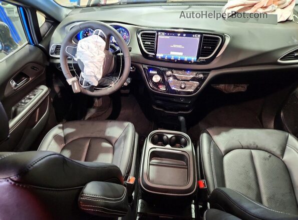 2C4RC1BGXVR586881 2027 CHRYSLER PACIFICA Blue Widok deski rozdzielczej