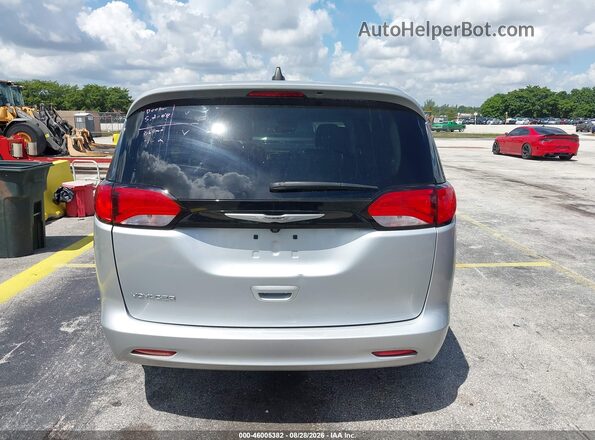 2C4RC1CG0PR596093 2023 CHRYSLER VOYAGER Silver 