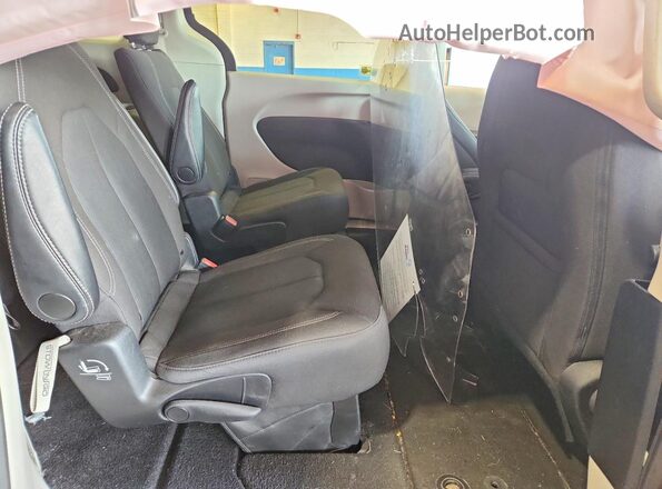 2C4RC1CG0RR127976 2024 CHRYSLER VOYAGER Black Вид задньої частини салону