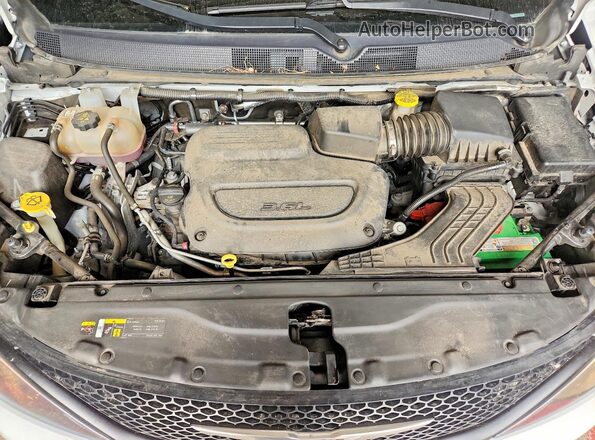 2C4RC1CG1PR564396 2023 CHRYSLER VOYAGER White ძრავის განყოფილების ხედი