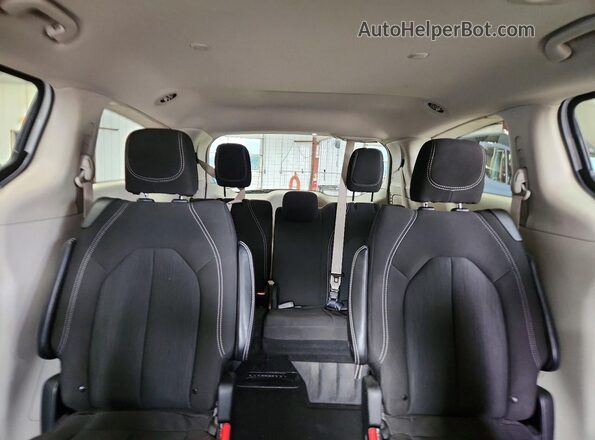 2C4RC1CG1PR564396 2023 CHRYSLER VOYAGER White უკანა სავარძლების ხედი
