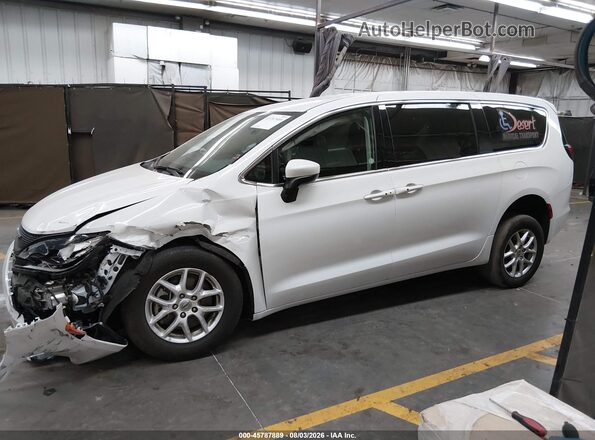 2C4RC1CG1PR596071 2023 CHRYSLER VOYAGER White Панорамний вид салону 360°