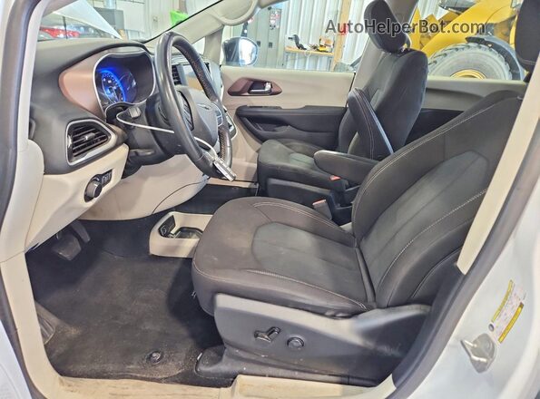 2C4RC1CG1RR108112 2024 CHRYSLER VOYAGER White Вид салону спереду