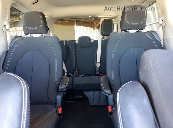 2C4RC1CG3PR515751 2023 CHRYSLER VOYAGER Белый Вид задних сидений