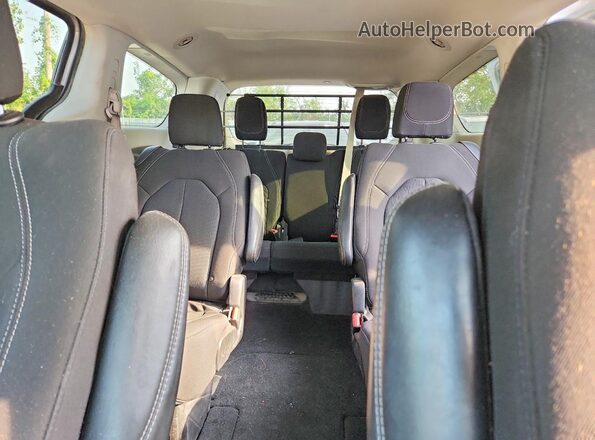 2C4RC1CG3PR548426 2023 CHRYSLER VOYAGER Silver უკანა სავარძლების ხედი
