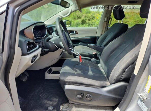 2C4RC1CG4HR503044 2017 CHRYSLER PACIFICA Silver Vista interior delantera