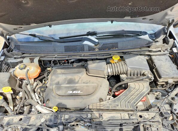 2C4RC1CG4HR503044 2017 CHRYSLER PACIFICA Silver Vista del compartimento del motor