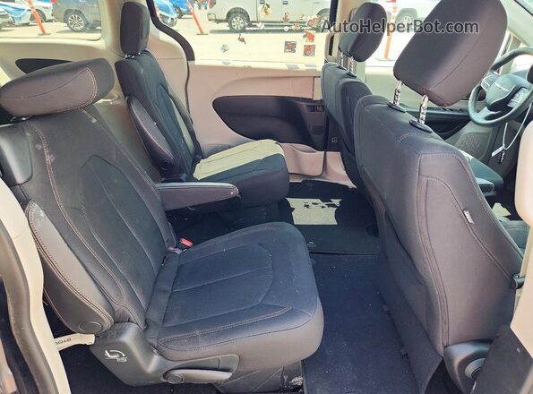 2C4RC1CG4JR292174 2018 CHRYSLER PACIFICA Blue Հետևի նստատեղերի տեսք