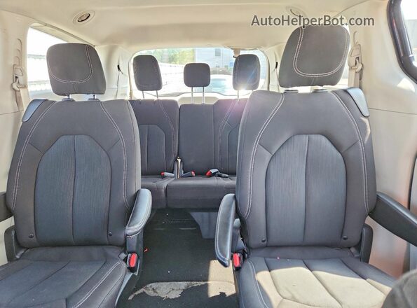 2C4RC1CG4PR525785 2023 CHRYSLER VOYAGER Black Вид задніх сидінь